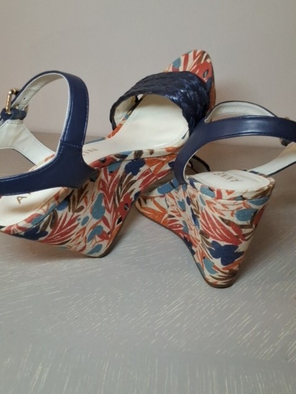 Anne Klein Navy Wedge Sandal Size 9 Floral Canvas Braided Ankle Strap Worn Once - Picture 4 of 5